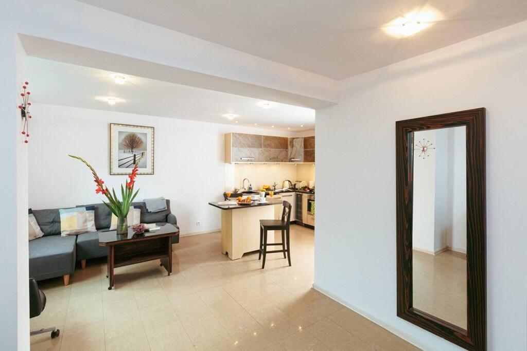 Apartment In The Heart Of Warsaw! 外观 照片