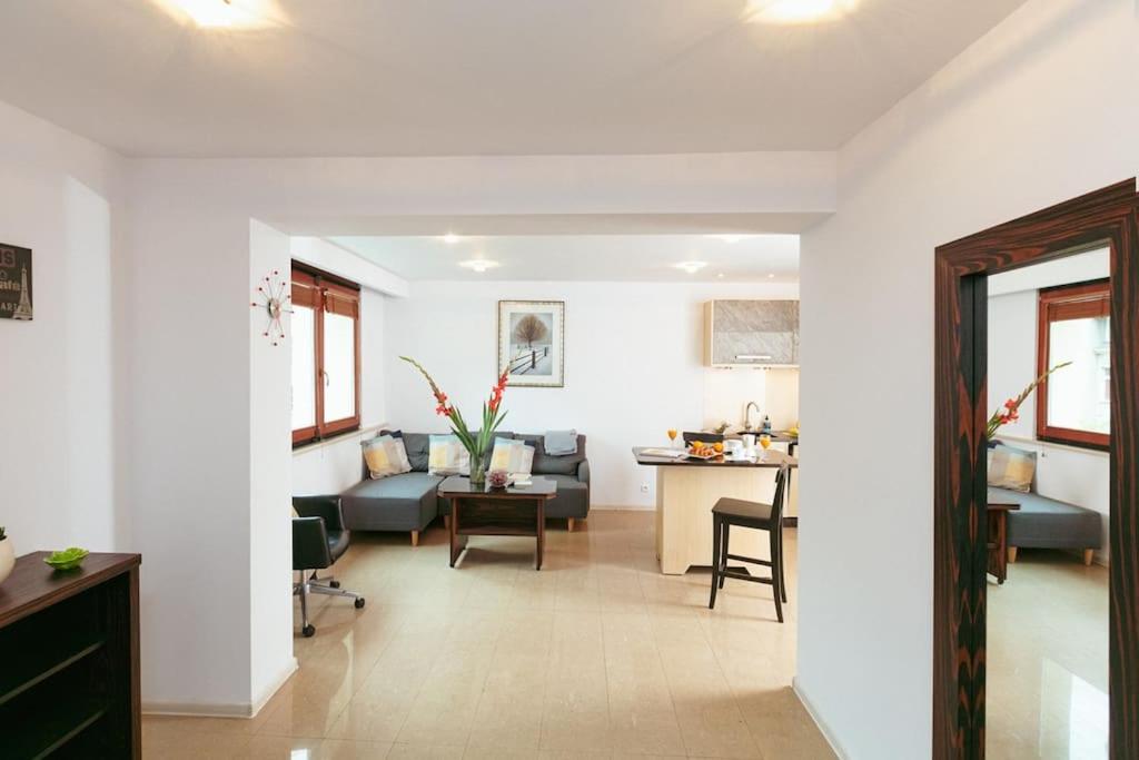 Apartment In The Heart Of Warsaw! 外观 照片