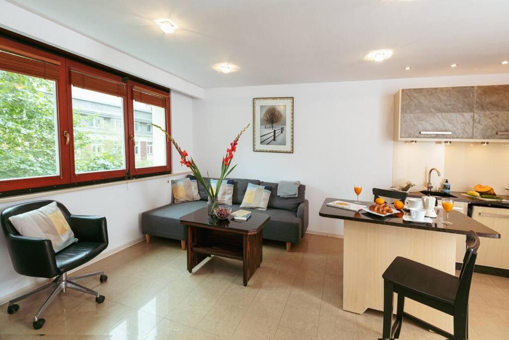 Apartment In The Heart Of Warsaw! 外观 照片